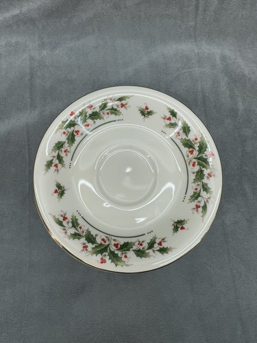 4 - Holly Yuletide Japan Small Salad Dessert Plates Christmas Holiday 6" Plate - Picture 3 of 4