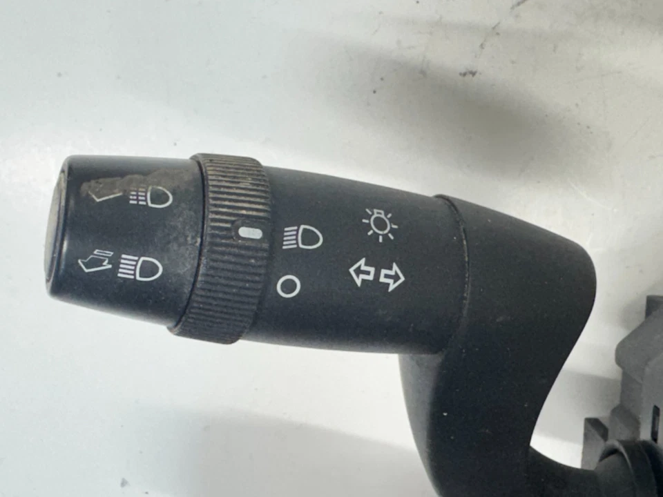 2015-2022 RAM PROMASTER 1500 INTERRUPTOR LIMPADOR DE SETA COM SENSOR FABRICANTE DE EQUIPAMENTO ORIGINAL P6TB16JXWAB - Imagem 3 de 4