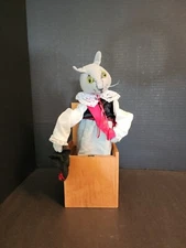 VTG Jax Handcrafted in Maine Jack in the Wood Box Grey Cat With Hat  1986 