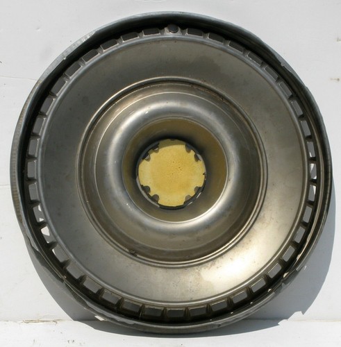 1967 Buick LeSabre NOS wheel cover 1380132 - Picture 3 of 3