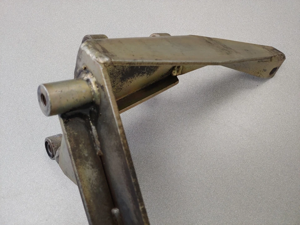 NICE USED PORSCHE 911 AIR CONDITIONER COMPRESSOR MOUNTING BRACKET NIPPONDENSO — 第 4/4 张图片