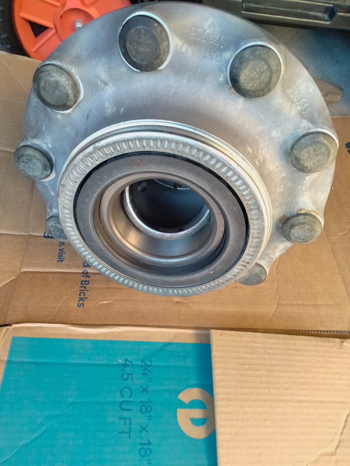 FREIGHTLINER CASCADIA REAR HUB ASSEMBLY W/BEARINGS , W/ABS 10001280 eBay