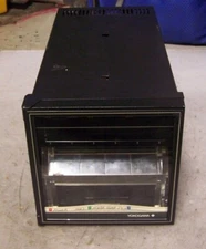 NEW YOKOGAWA UR100 CHART RECORDER 115 VAC 4153-111-31/REM