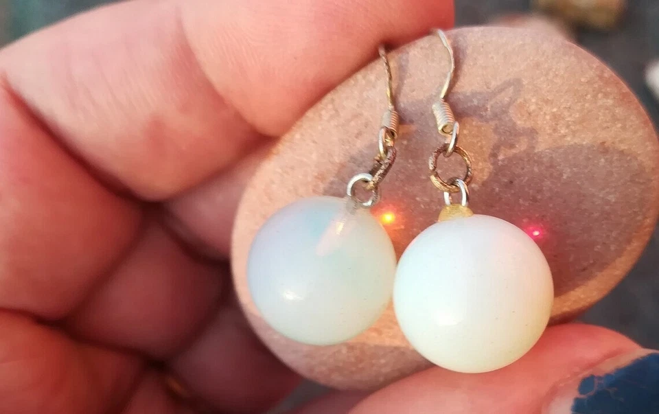 ORECCHINI OPALE AUSTRALIANO NATURALE SFERA ARGENTO 925 GIOCHI DI LUCE ROSSO/BLU - Immagine 3 di 4