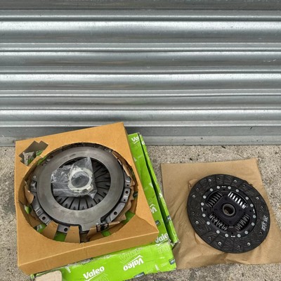 Clutch Kit (Cover+Plate+Releaser) for Kia Carens Mk II FJ 2002-2006 2.0 826804
