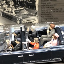 Minichamps 1:43 1961 Lincoln Continental X-100 Kennedy’s Presidential Parade Car