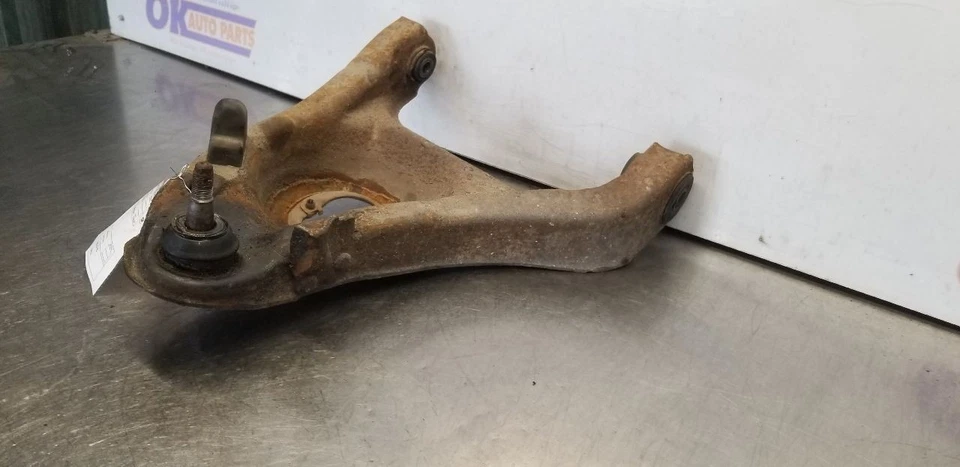 96 BUICK ROADMASTER BRAZO DE CONTROL INFERIOR CONDUCTOR DELANTERO IZQUIERDO Foto 4 de 4