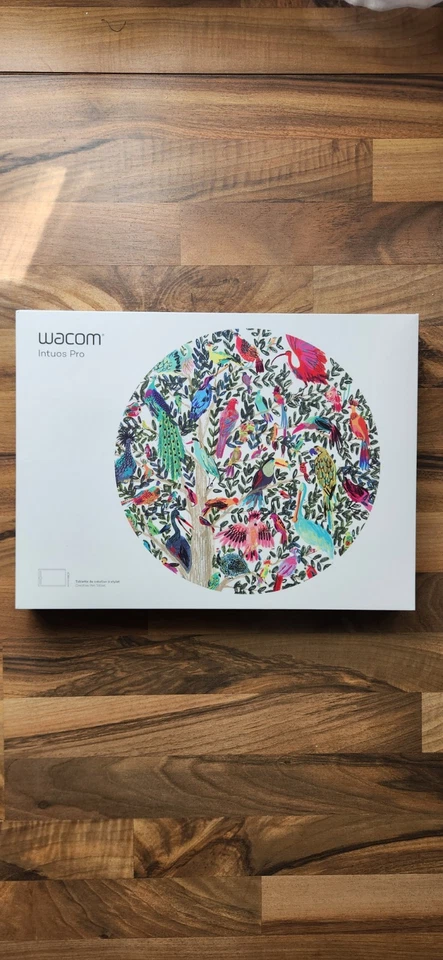 Wacom Intuos Pro Medium Grafik-Tablett mit Bluetooth-Funktion NEU OVP - Bild 2 von 4