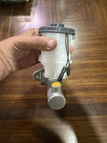 Cilindro maestro de freno Dorman M390323 para Honda Civic - Imagen 4 de 5