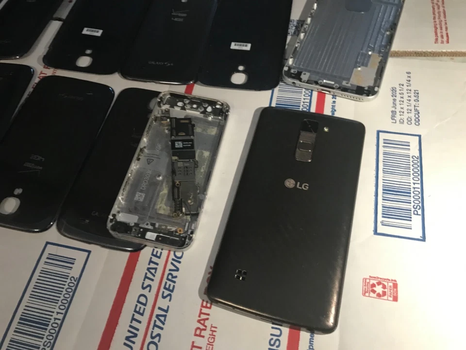 Смартфон L G Stylo 2 Plus LGMS550 Android и 15 товаров L O T - Изображение 3 из 3