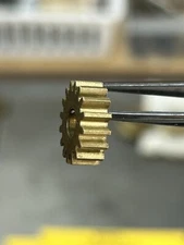 QTY 1 BOSTON GEAR BRASS SPUR GEAR 32 PITCH 16 TEETH 3/16” BORE 3/16” WIDE FACE