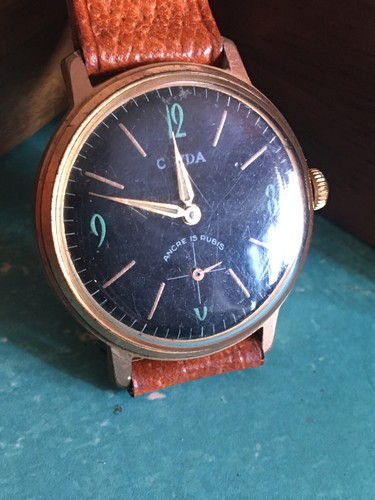 Vintage Ancienne Montre Bracelet Homme Mécanique CLYDA Plaqué Or Cadran Noir - Foto 2 di 5