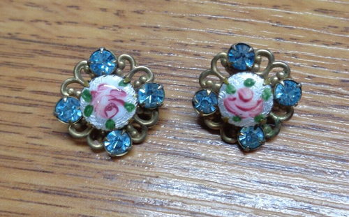 Vtg Estate Set/2 Goldtone Miniature Glass Pink Rose Flower Blue Rhinestone Pins - Picture 7 of 7