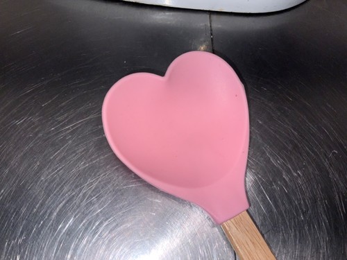 1 Generic Heart shaped silicone spatula PINK baking,stirring,pastry,kitchen - Picture 3 of 6