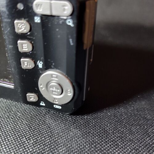Samsung S860 8.1MP Digital Camera - Black - Picture 8 of 17