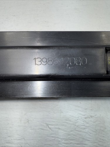14-24 RAM PROMASTER FRONT DOOR GLASS LOWER RIGHT CHANNEL OEM MOPAR 1398692080 - Picture 7 of 7