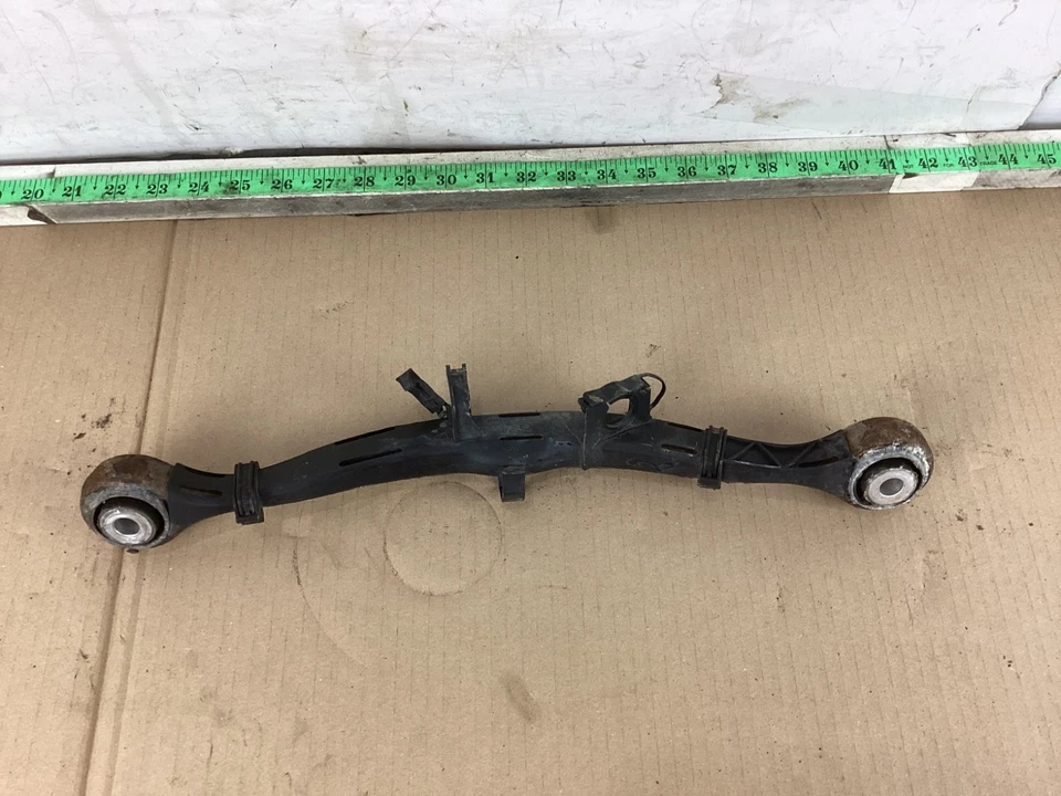 Оригинальный верхний рычаг управления правой задней подвеской для Mercedes Benz GL450 2007–2012 годов выпуска - Изображение 4 из 4