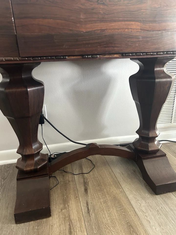 Antiguo escritorio de secretaria con tapa abatible estilo piano con espineta victoriana de caoba Foto 2 de 4