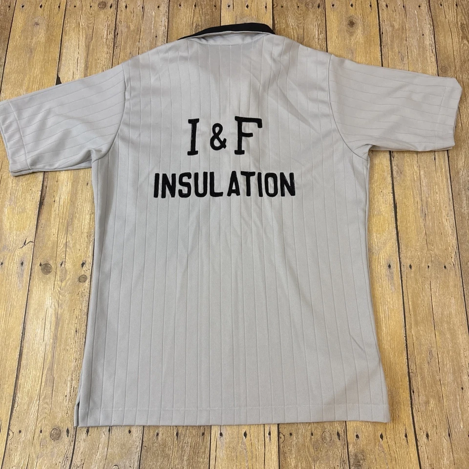 Camisa de boliche Hilton vintage poliéster feita nos EUA média Bill isolamento L&F - Imagem 2 de 4