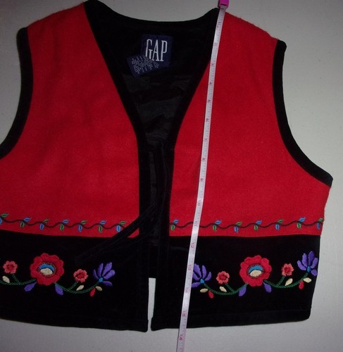Gap Red & Black Embroidered Lined Vest Girls Size Large - Picture 7 of 9
