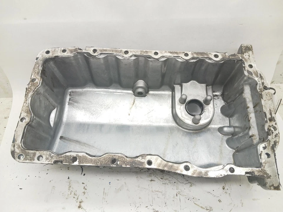 '99-'07 VOLKSWAGEN GOLF cárter de aceite 2,0 L sin sensor de aceite OEM ¡6 meses de garantía! Foto 2 de 4