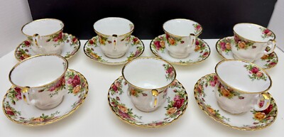 7 Footed Tea Cup & Saucer Old Country Roses 1962 Royal Albert England Bone China