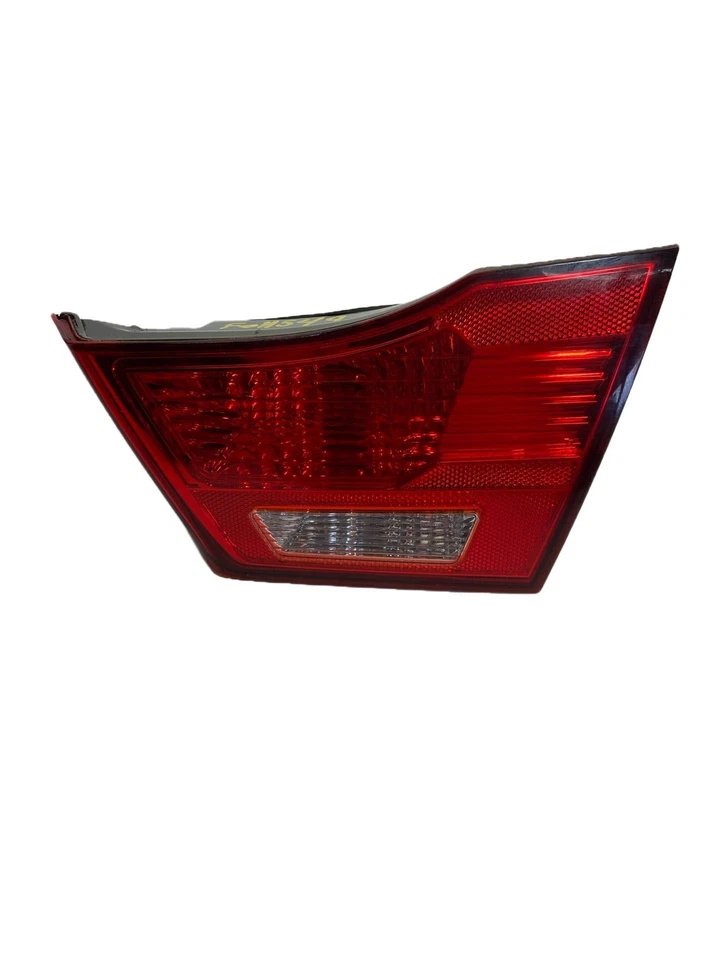 Conjunto de luz trasera derecha usada se adapta a: Kia Optima 2009 montada en tapa derecho grado A Foto 3 de 4