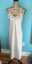 VINTAGE CALIFORNIA DYNASTY NIGHT GOWN ROSE DETAIL MADE IN USA SZ M
