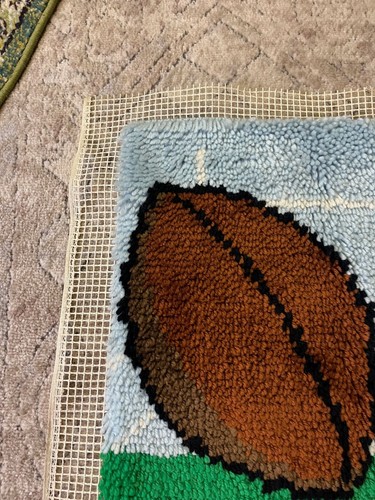 Vintage NFL Football Latch Hook Rug Pillow Topper~Team Sports! - Picture 6 of 6
