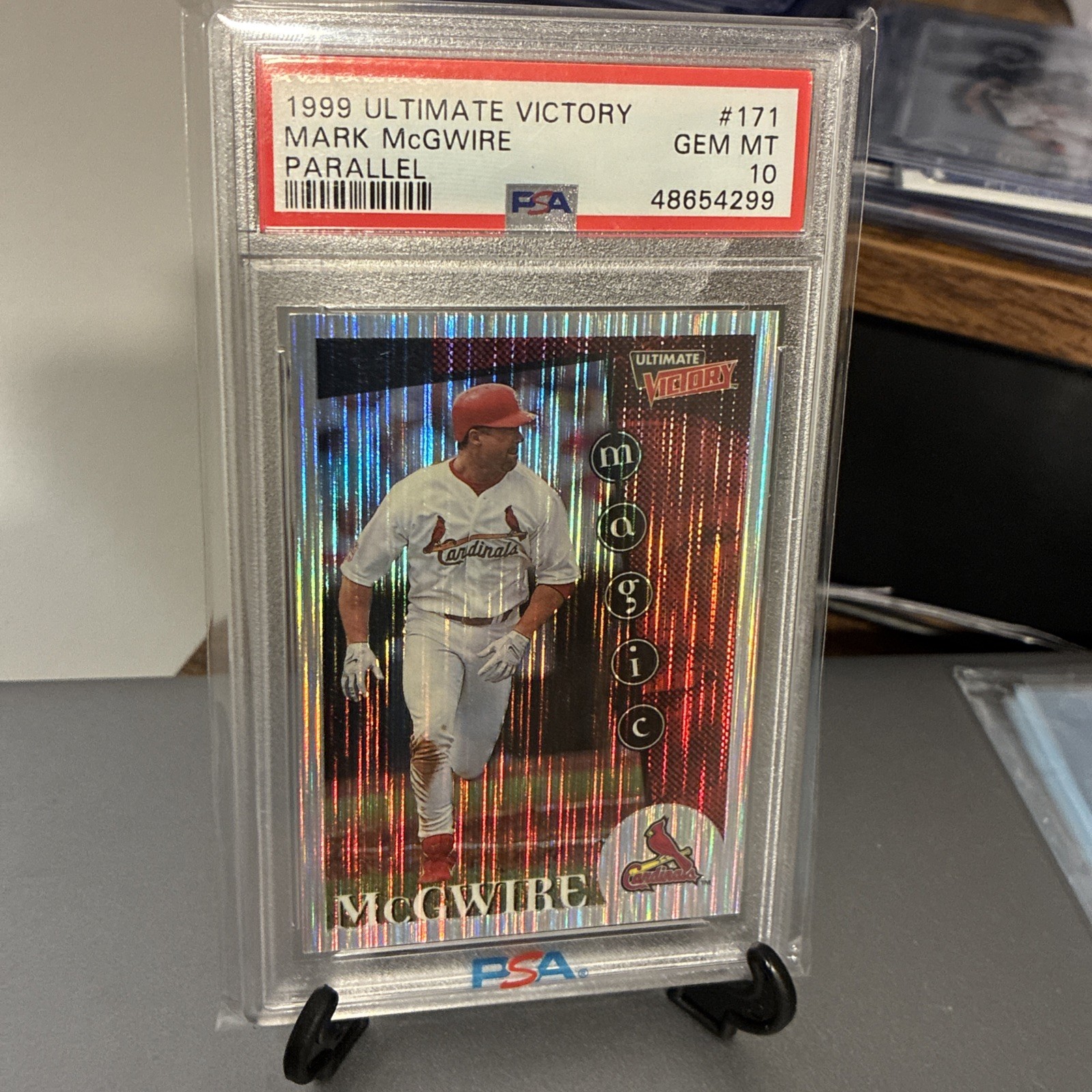 1999 Ultimate Victory Mark McGwire Parallel Refractor-style PSA 10 Cardinals 171