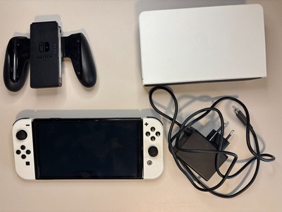 Nintendo Switch OLED-Modell Handheld-Spielekonsole - Weiß