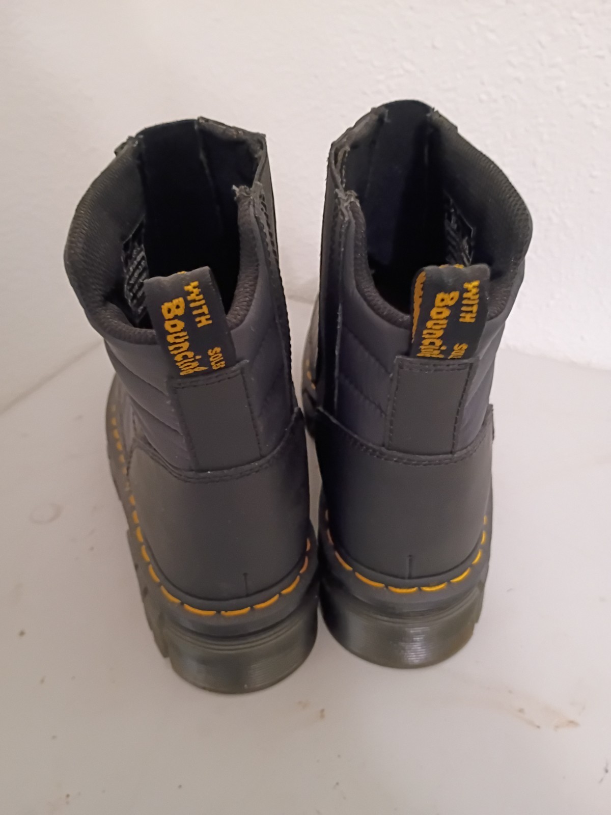 NEW DR. MARTENS DOCS Women's 9 US BLACK LEATHER AIRWAIR image 4