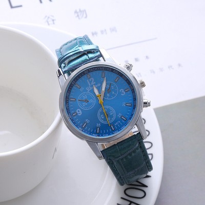 Men s Classic Three-Eye Quartz Watch Casual Fashion Chronograph Waterproof