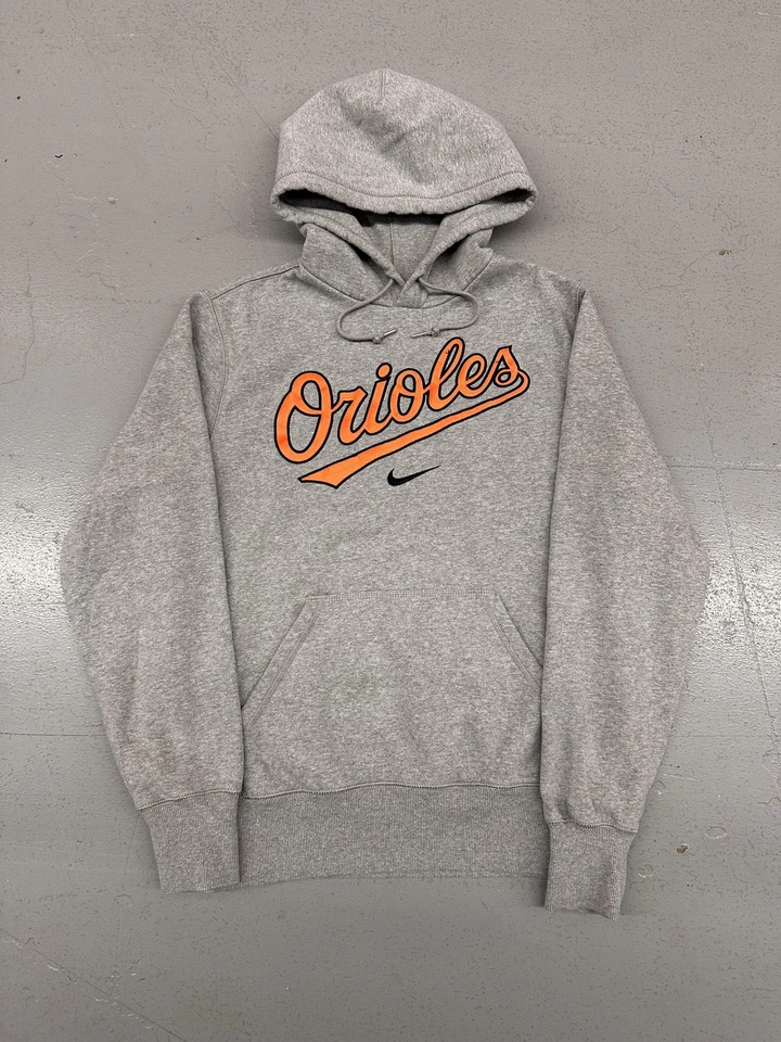 Baltimore Orioles Sudadera con Capucha Para Hombres Gris Medio MLB Béisbol Nike Pullover Sudadera Foto 3 de 4