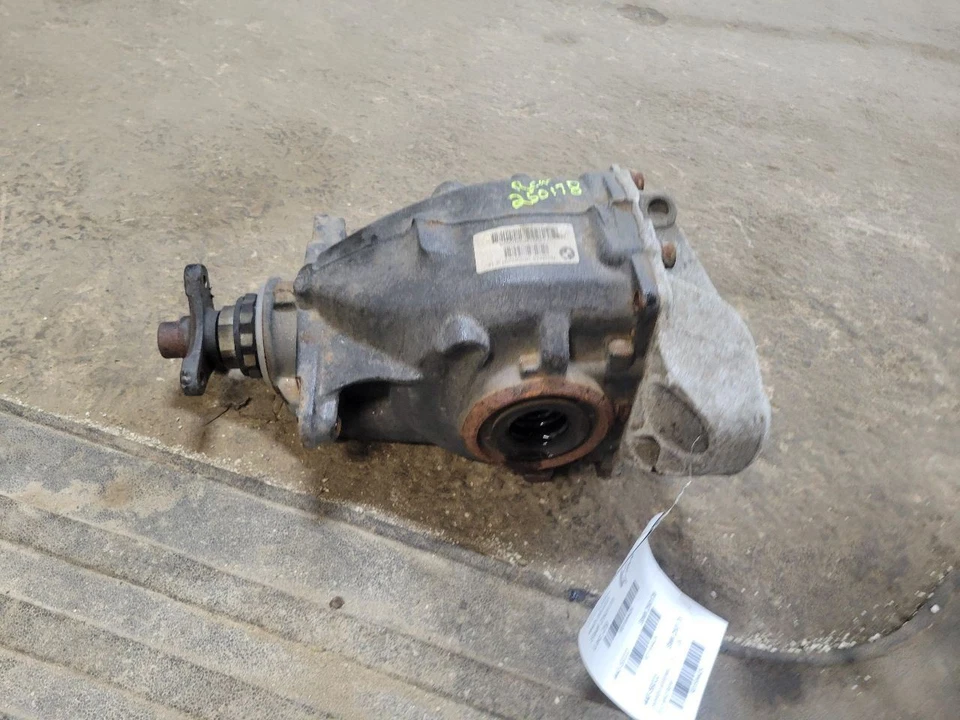 Differential Carrier Rear AWD Automatic Transmission Fits 12-18 BMW 320i 1594424 - Image 2 of 4