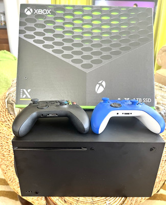 Xbox Series X 1TB Console With  1 Black & 1 Blue Controllers **READ DESC**