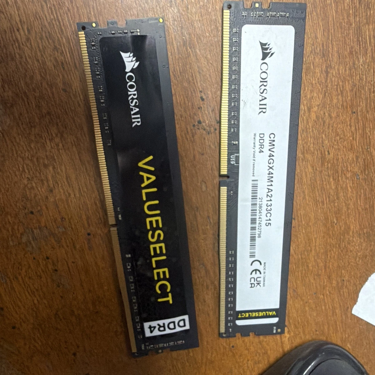 Corsair PC4-17000 (DDR4-2133) Bus Speed DDR4 SDRAM Memory (RAM