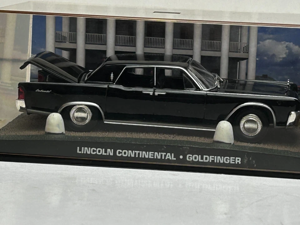 James Bond 007 Goldfinger Lincoln Continental Foto 2 de 4