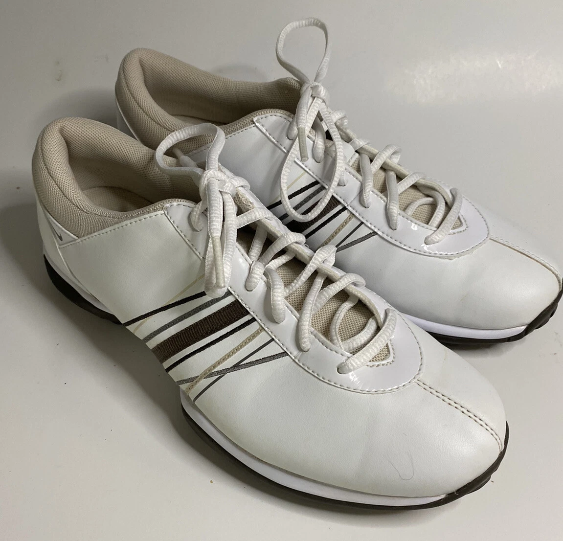 Nike delight ladies golf best sale shoes