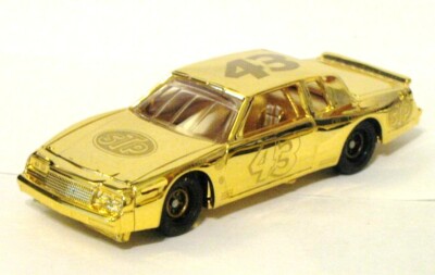 1/64 GOLD / NASCAR LEGEND / STP / RICHARD PETTY 1981 BUICK REGAL / FREE SHIPPING