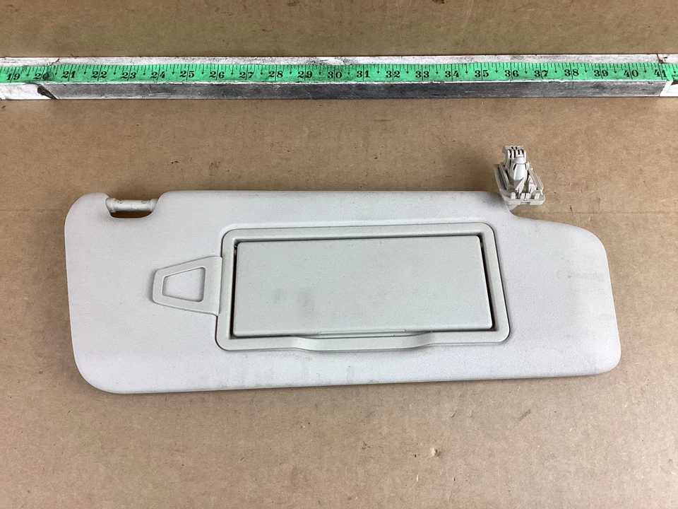 Parasol delantero derecho Mercedes-Benz C250 C300 C350 2008-2014 OEM Foto 2 de 4