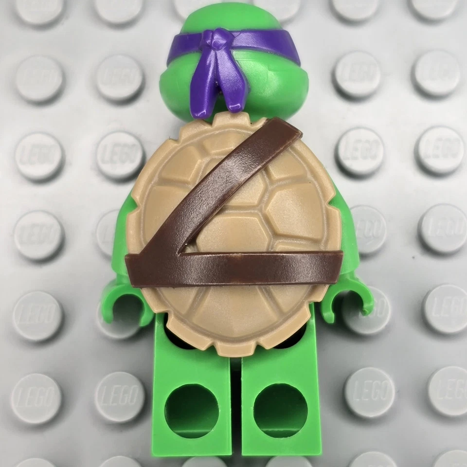Lego Teenage Mutant Ninja Turtles Minifigura TNT019 Donatello Frown Foto 2 de 4