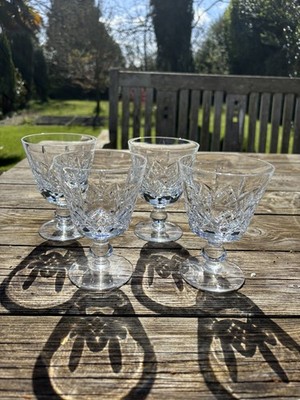 4 Weingläser Vintage Qualität Kristall geschliffen 12,5 cm hoch sehr schwer