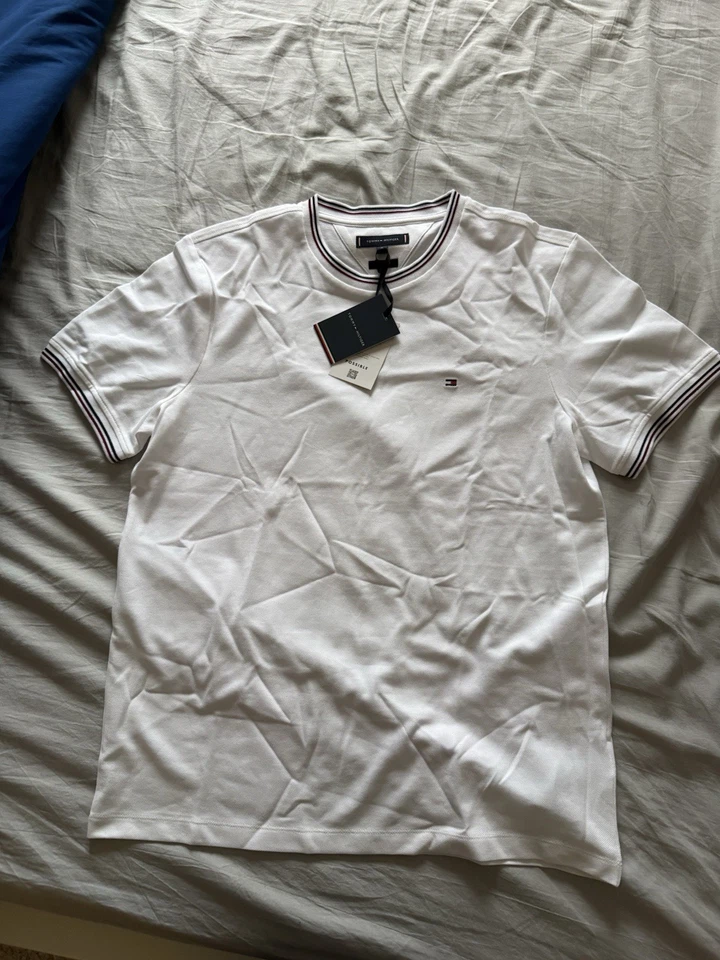 T-shirt Tommy Hilfiger - NEUF Taille M - Photo 1/3