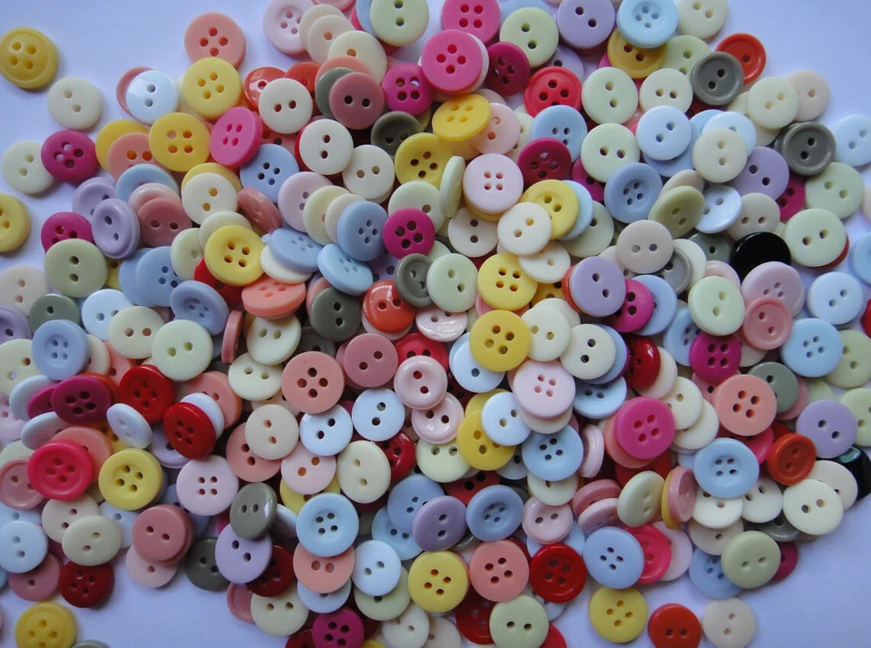 8.89MM-11.5MM Mixed 200Pcs Resin Buttons Sewing Craft Garment Accessories Shirt - Image 2 of 4