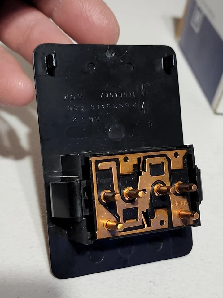 Chevrolet S10 Blazer S15 1986 1987 interruptor de ventana de puerta delantera izquierda del conductor 15528735 Foto 3 de 4