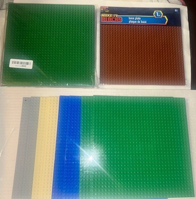 Innovative Building Baseplates 10'' x 10'' - 17 Pieces in Green, Blue, Grey Colors