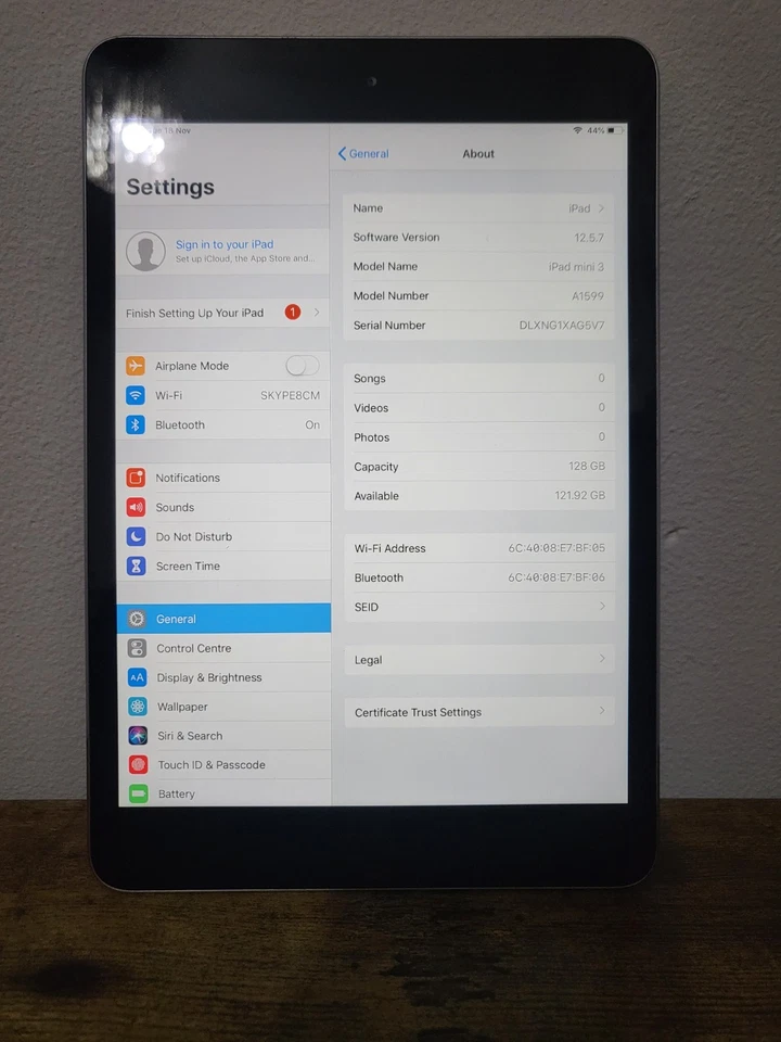 Apple iPad mini 3 A1599 128GB Black 7.9In ipad Wi-Fi Cellular Unlocked ipad 7 - Image 2 of 3