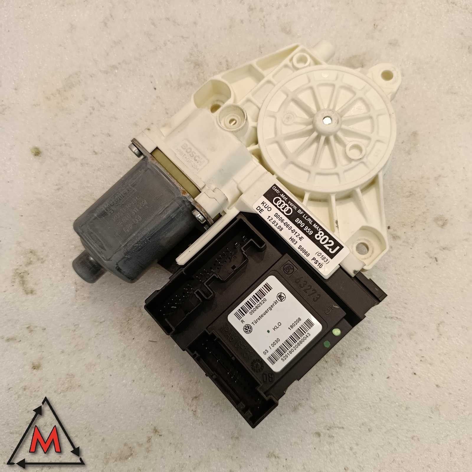 Motorino alzavetro anteriore destro 8P0959802J AUDI A3 2003-2008 8P usato 123246