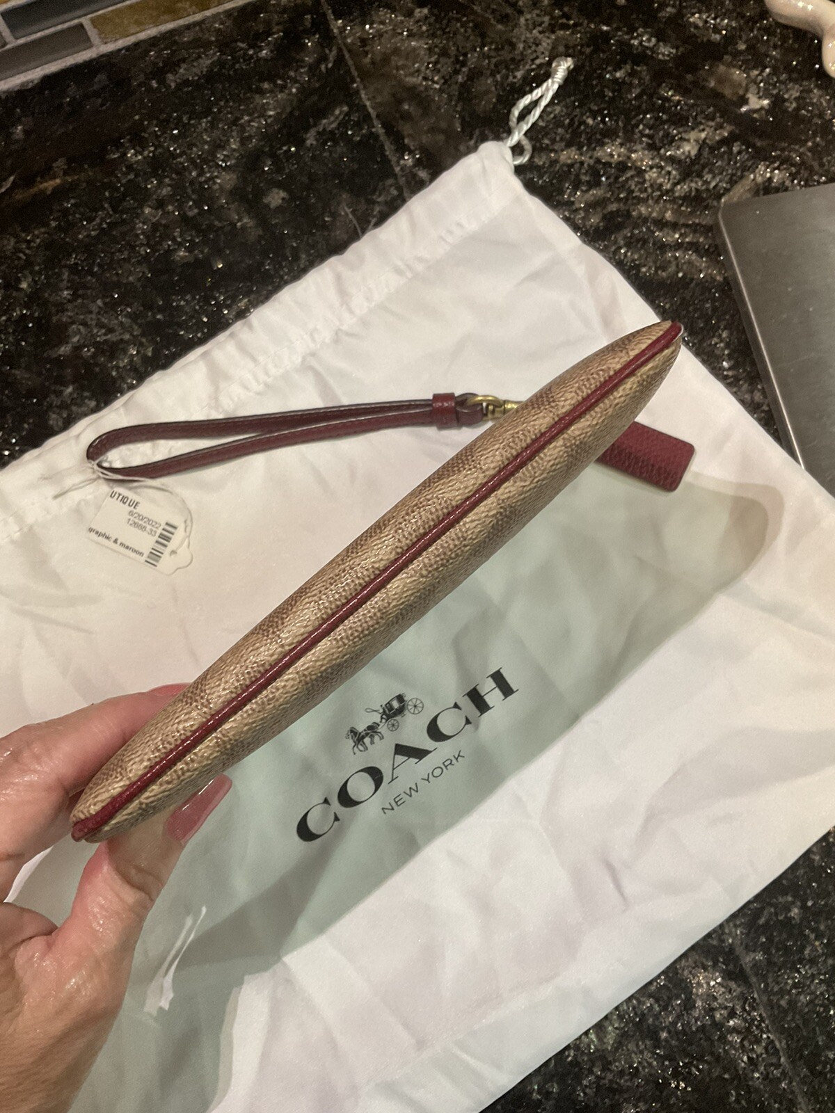 🌈Coach Rexy Signature Wristlet Ombré Rainbow Horse &… Gem